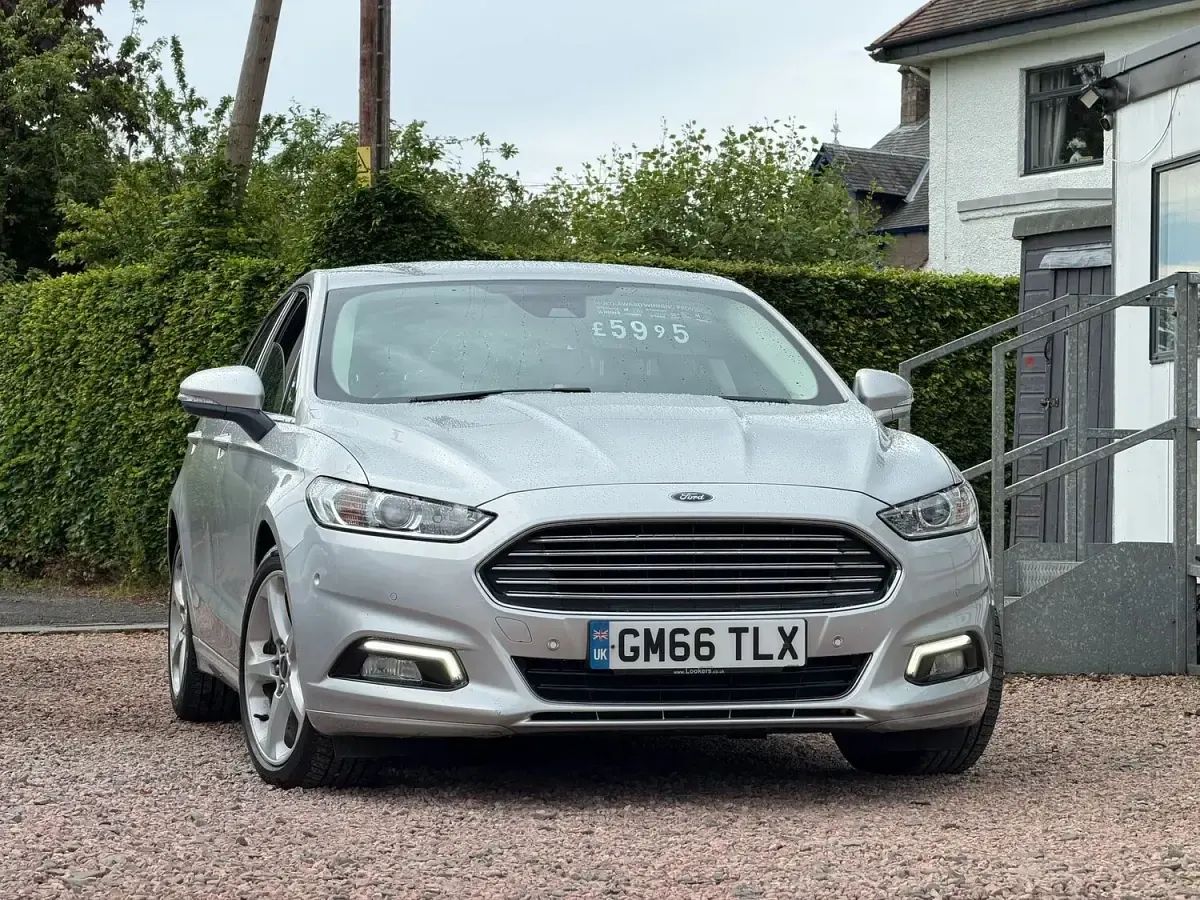 Used Ford Mondeo Titanium 160 HP (117 kW) 2017 Silver Hatchback