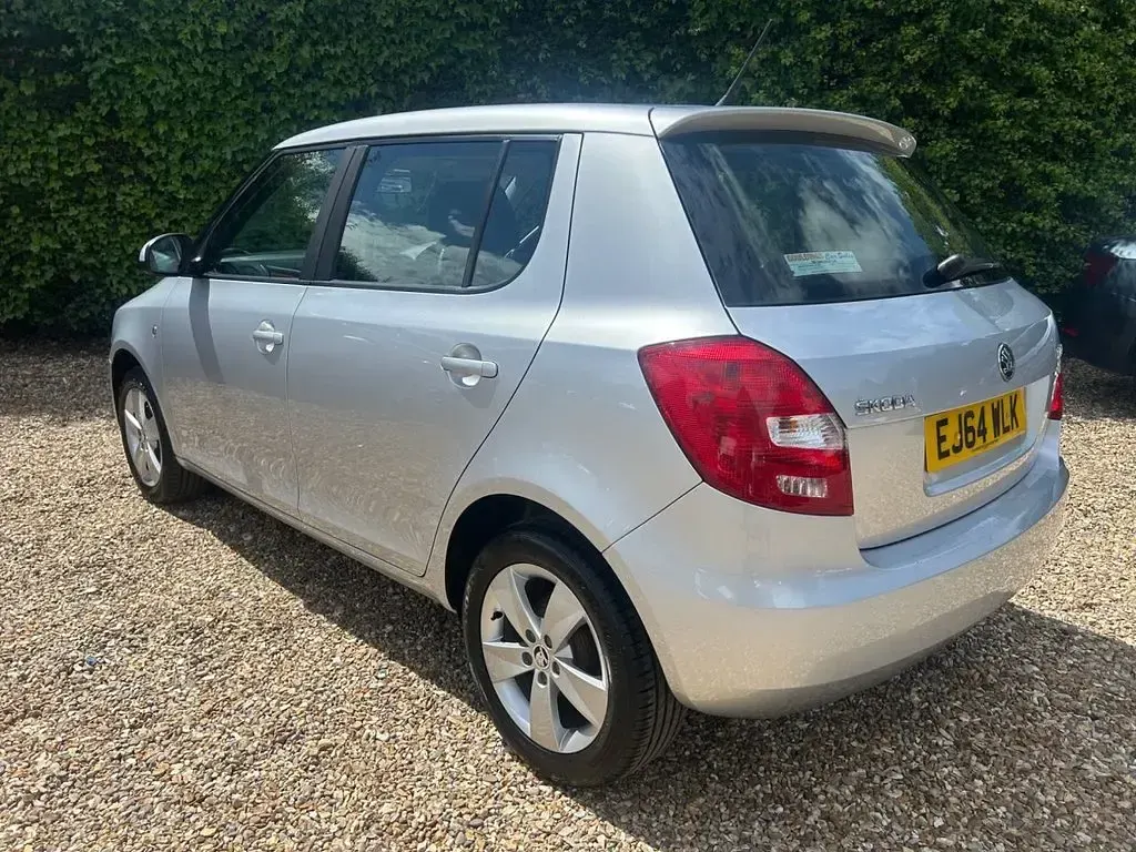 Used Skoda Fabia SE 69 HP (50 kW) 2015 Silver Hatchback