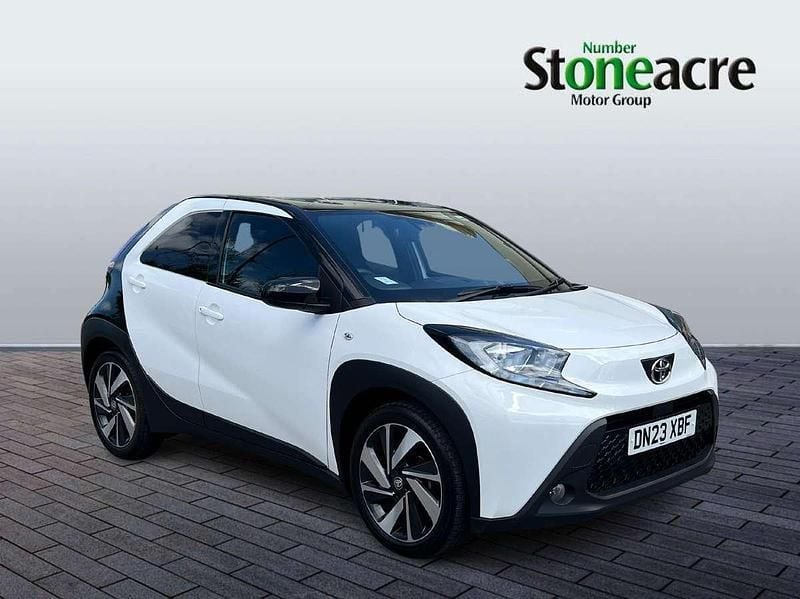 White Used 2023 Toyota Aygo Hatchback | £12,299 (Good price) - Image 1/4