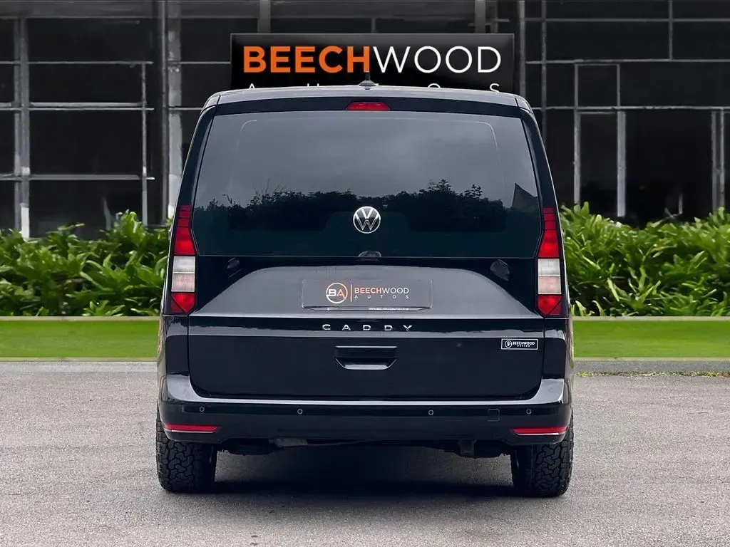 Used VW Caddy Maxi S 102 HP (75 kW) 2021 Black MPV