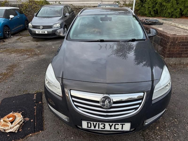 Used Vauxhall Insignia 160 HP (117 kW) 2013 Grey Estate