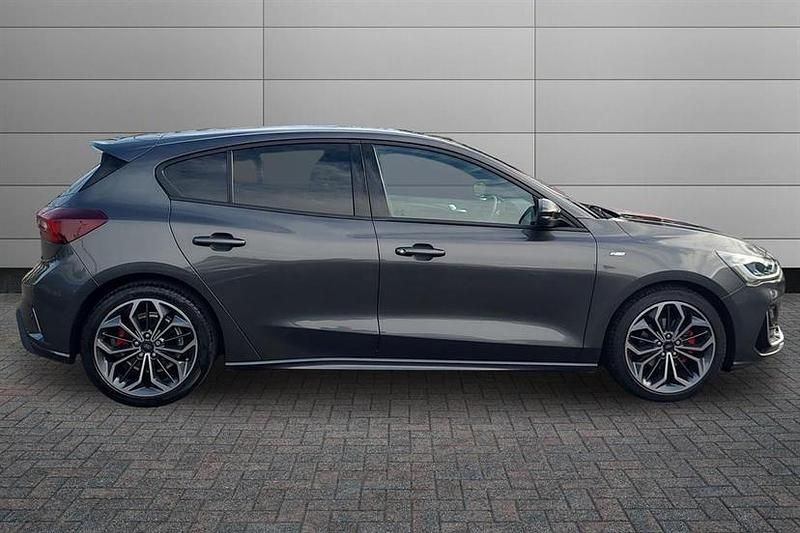 Used Ford Focus ST-Line 120 HP (88 kW) 2023 Magnetic Hatchback