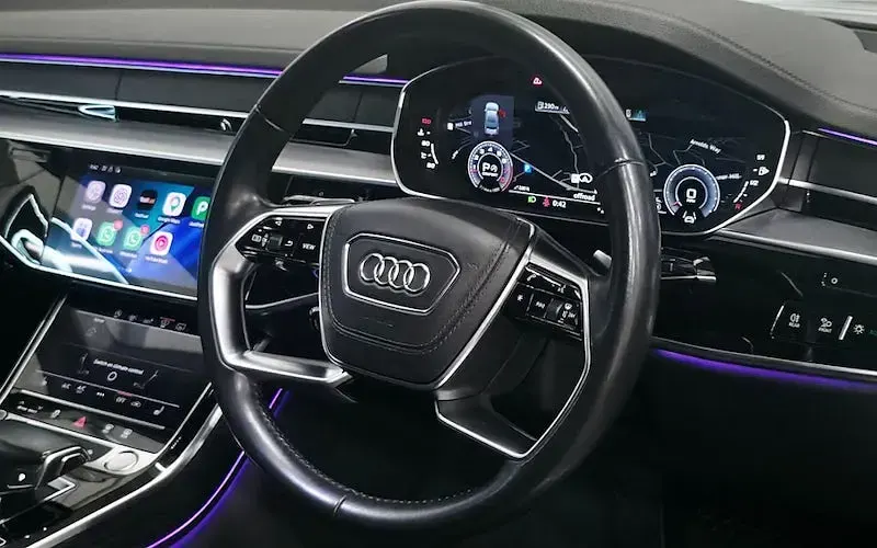 Used Audi A8 Advanced 340 HP (250 kW) 2018 Silver Sedan