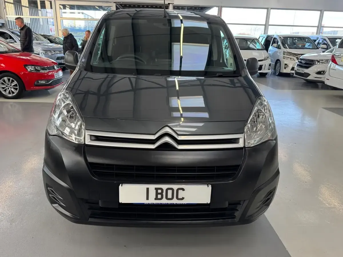Used Citroën Berlingo 75 HP (55 kW) 2018 Grey MPV