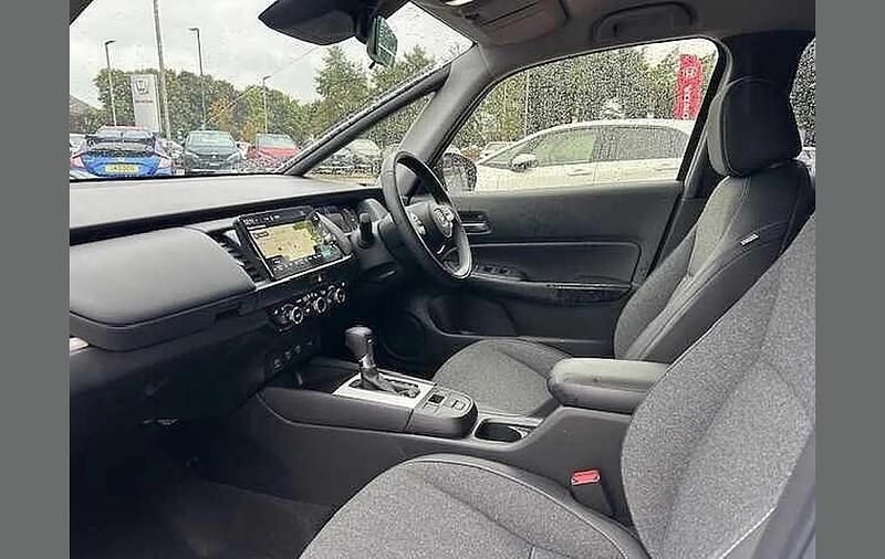 Used Honda Jazz Advance 122 HP (89 kW) 2025 Premium sunlight white Hatchback