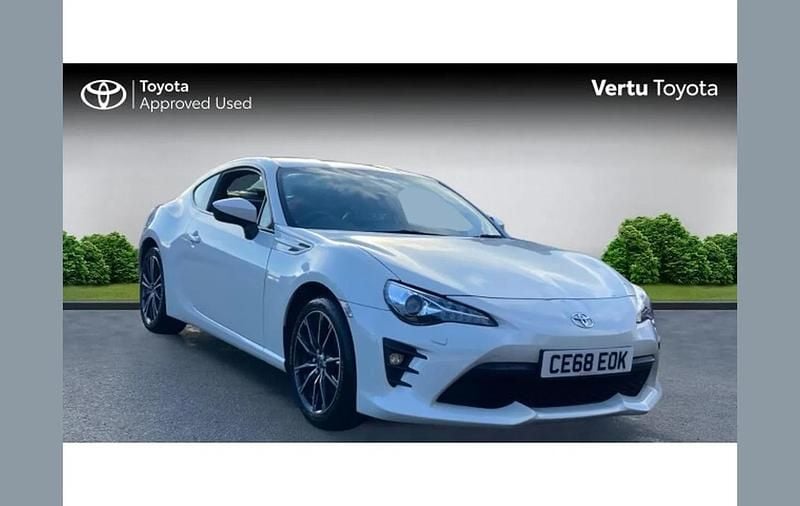 White Used 2018 Toyota GT86 GT Coupe | £20,342 (Fair price) - Image 1/4