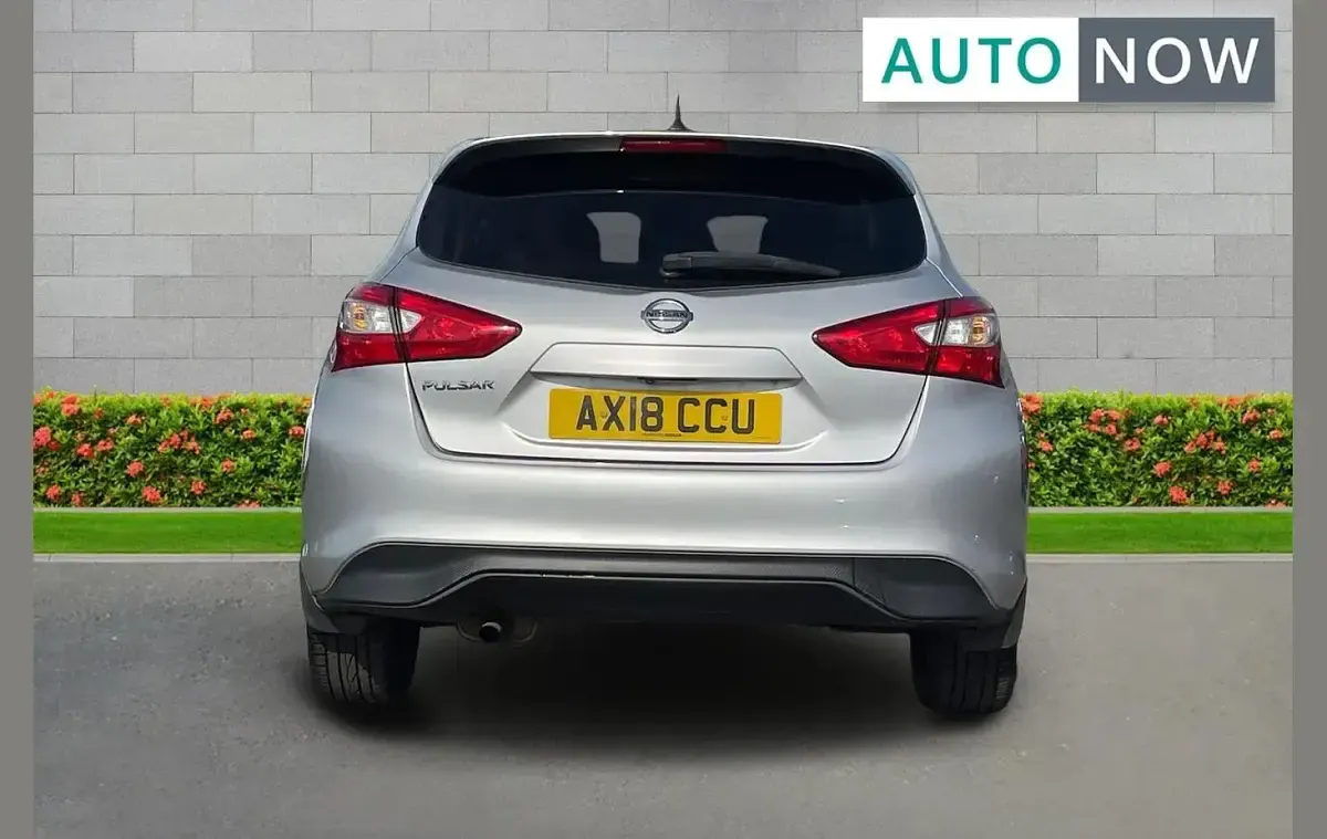 Used Nissan Pulsar Tekna 115 HP (84 kW) 2018 Silver Hatchback
