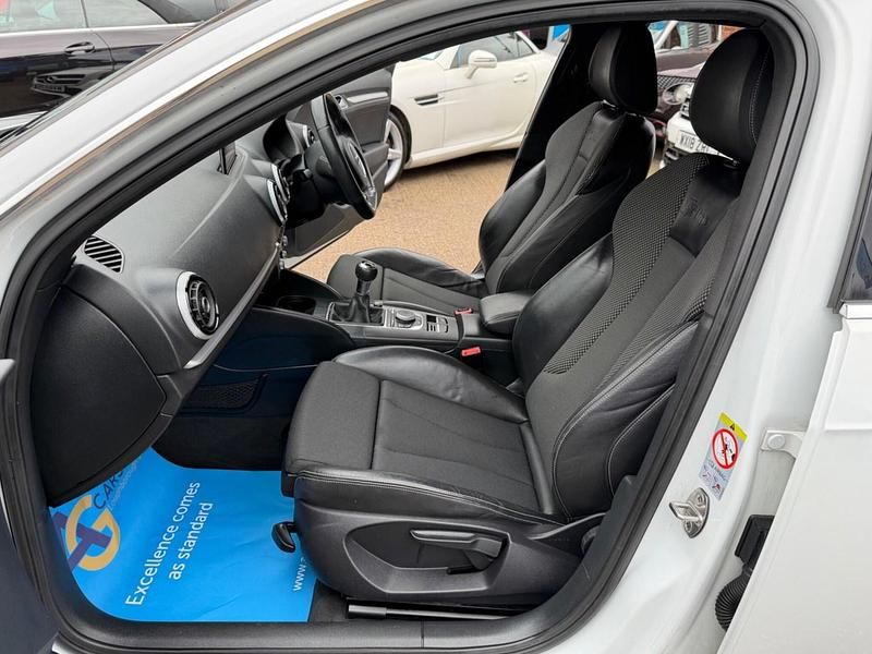 Used Audi A3 Sportback S-Line 122 HP (89 kW) 2014 White Hatchback