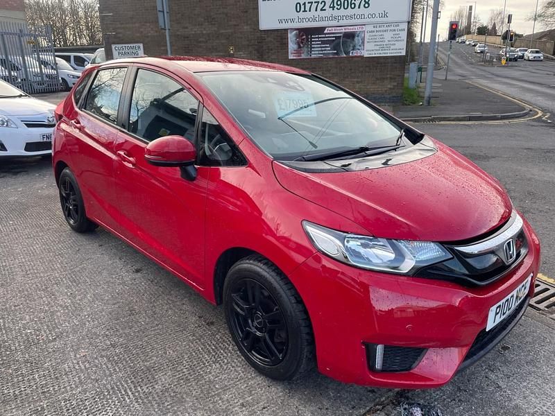 Used Honda Jazz SE 102 HP (75 kW) 2015 Red Hatchback