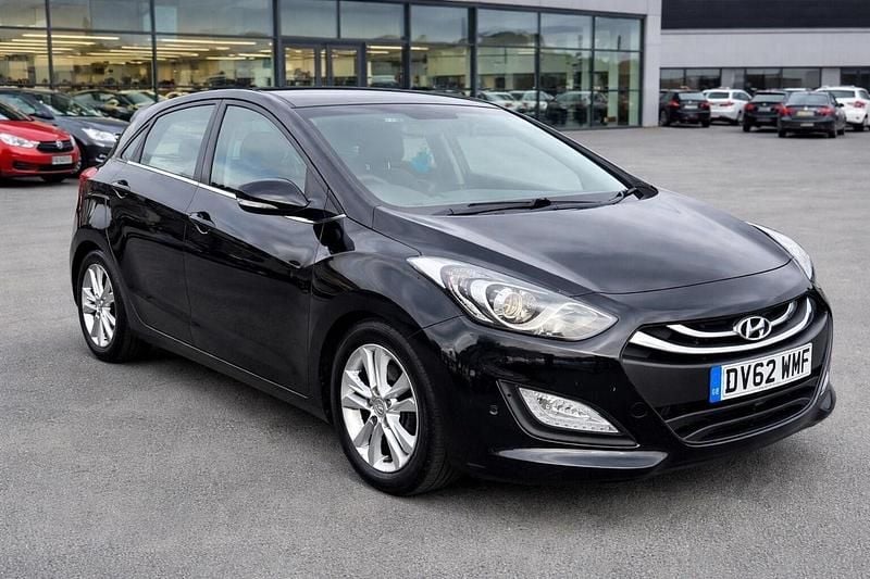 Used Hyundai i30 Style 128 HP (94 kW) 2012 Black Hatchback