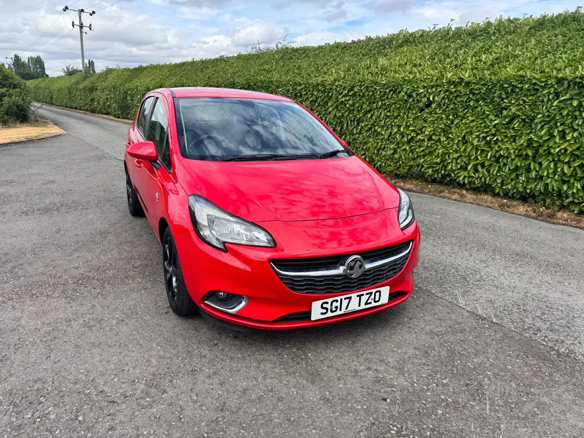 Used Vauxhall Corsa SRi 75 HP (55 kW) 2017 Red Hatchback