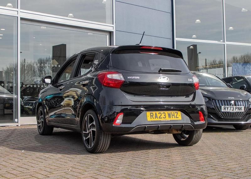 Used Hyundai i10 Premium 83 HP (61 kW) 2023 Black Hatchback
