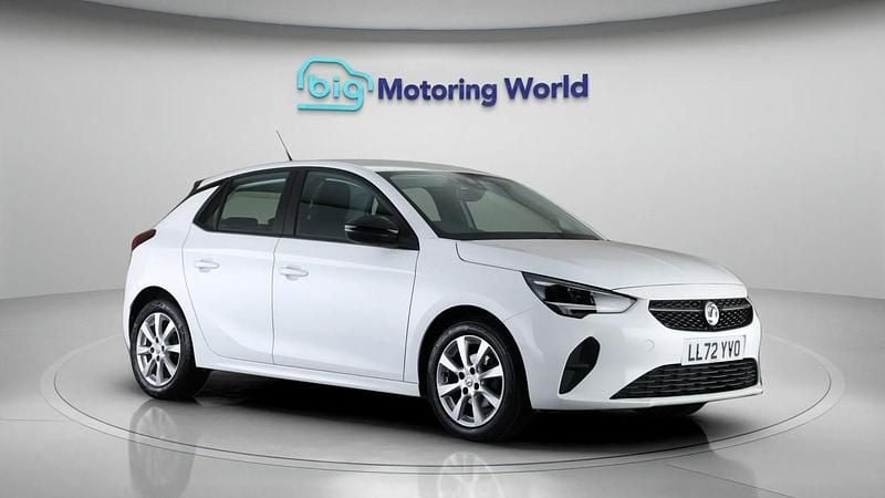 Used Vauxhall Corsa Design Edition 75 HP (55 kW) 2022 White Hatchback
