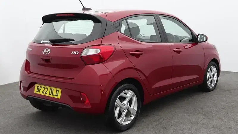 Used Hyundai i10 SE 67 HP (49 kW) 2022 Red Hatchback