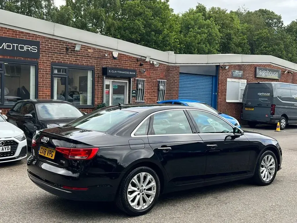 Used Audi A4 Comfort 150 HP (110 kW) 2018 Black Sedan