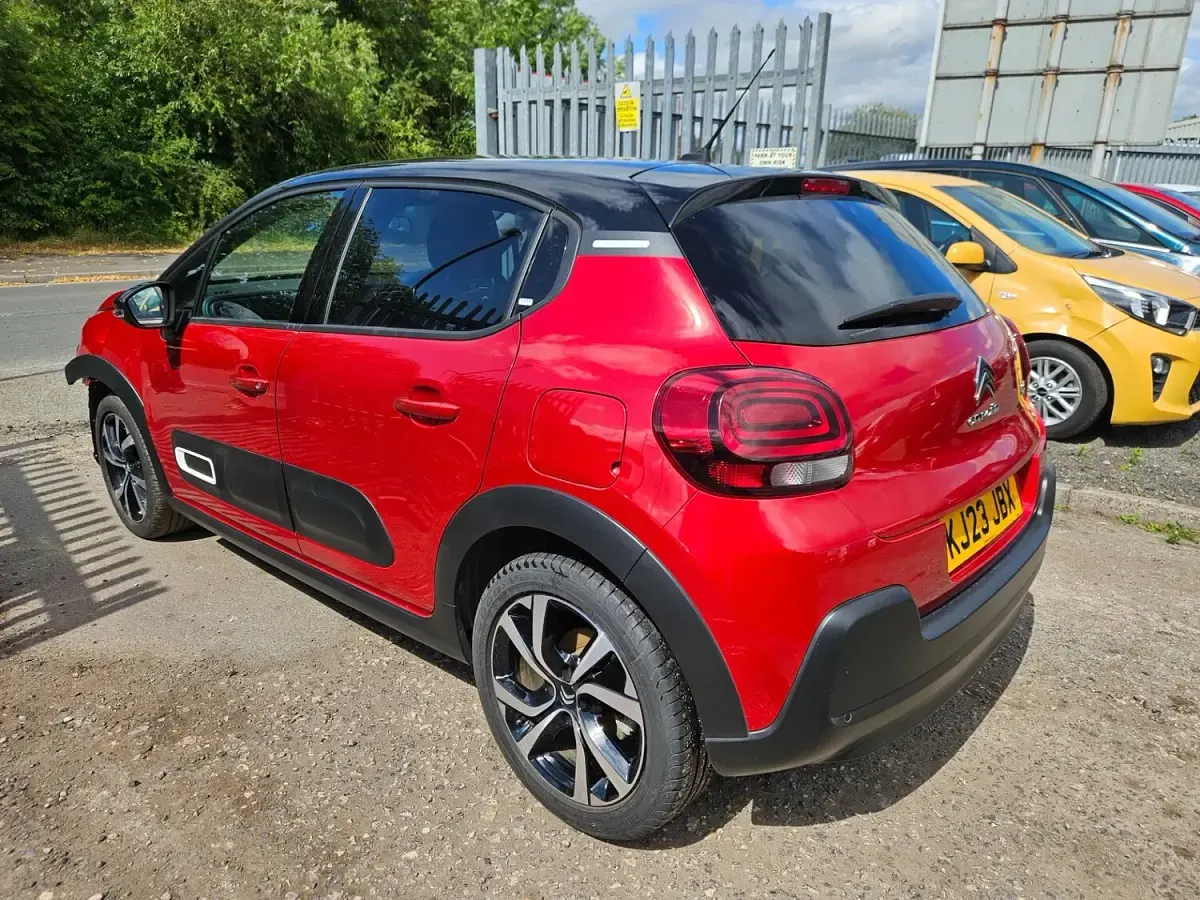 Second-hand Citroën C3 PureTech 2023 Roșu Hatchback
