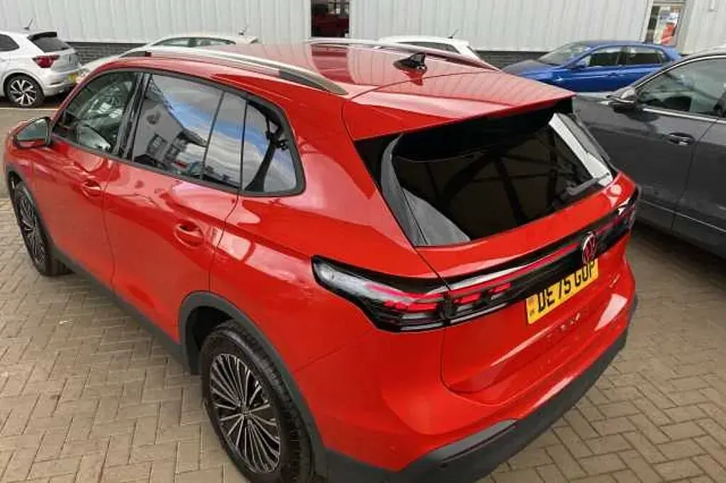 Used VW Tiguan Match 204 HP (150 kW) 2025 Red SUV