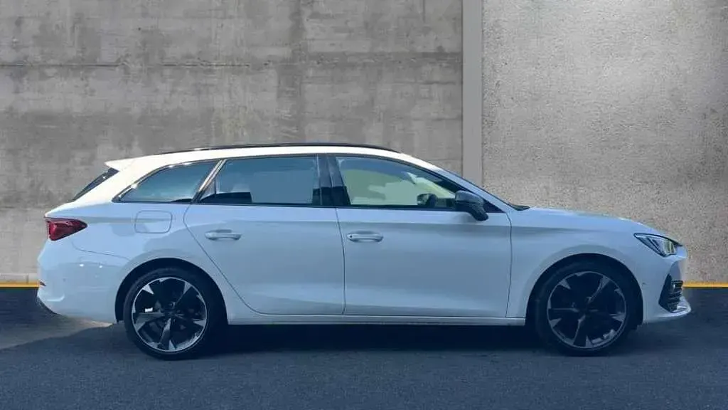 Used Cupra Leon 150 HP (110 kW) 2024 White Estate