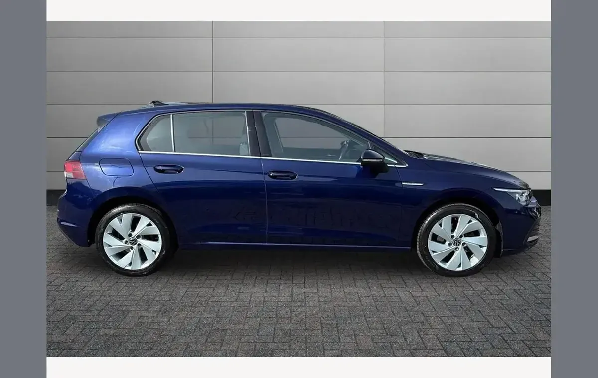 Used VW Golf VIII Style 147 HP (108 kW) 2020 Blue Hatchback