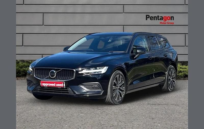 Used Volvo V60 Core 161 HP (118 kW) 2023 Black Estate