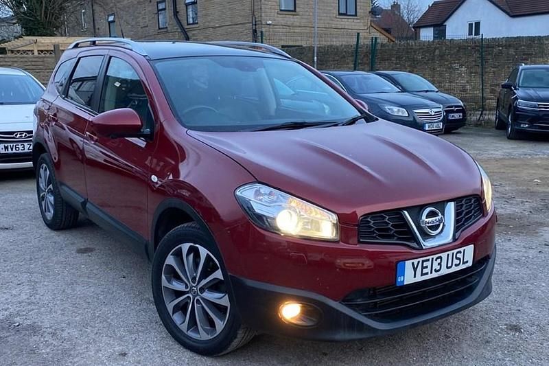 Used Nissan Qashqai +2 Tekna 130 HP (95 kW) 2013 Red SUV