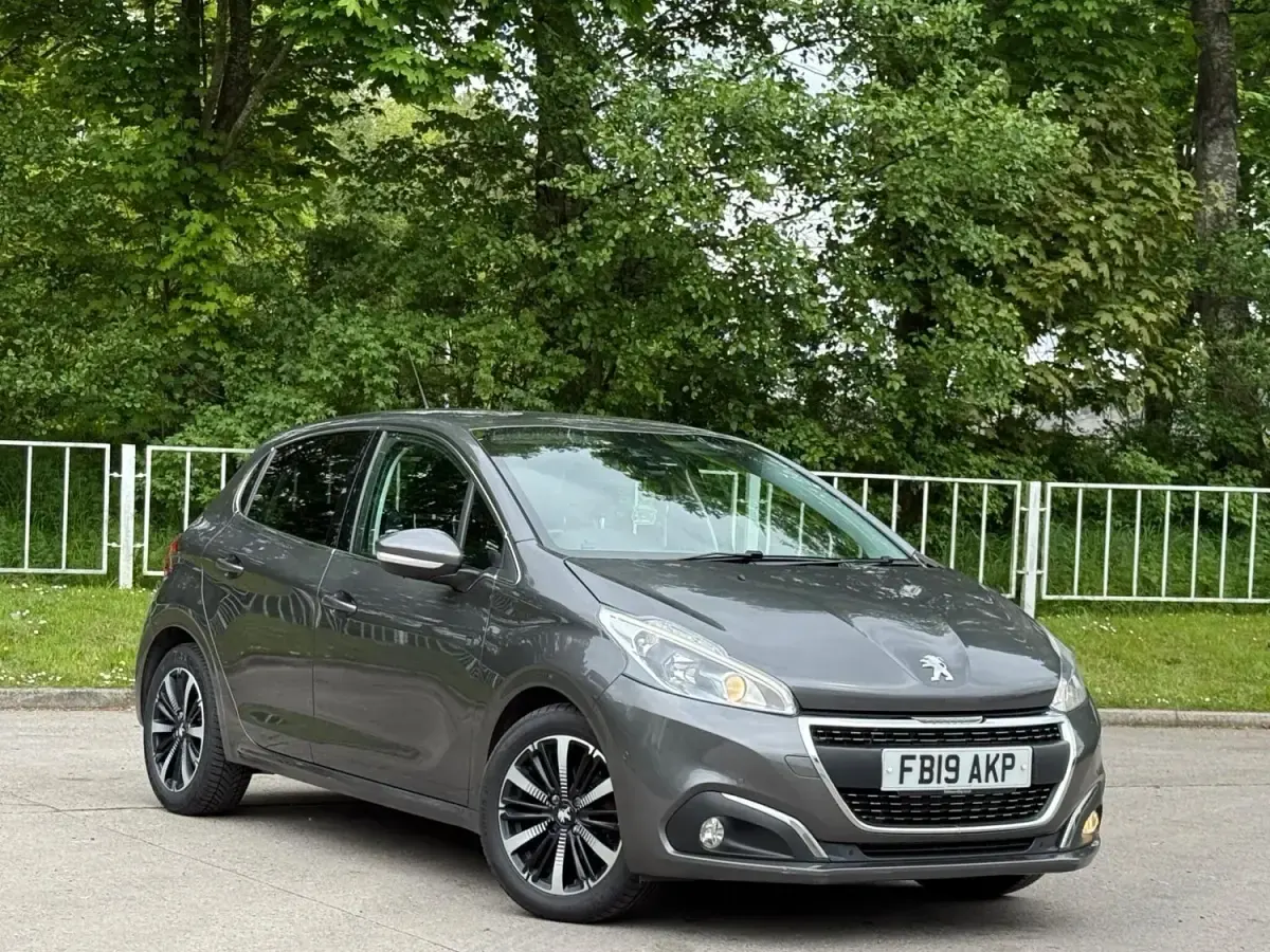 Second-hand Peugeot 208 2019 Gri Hatchback