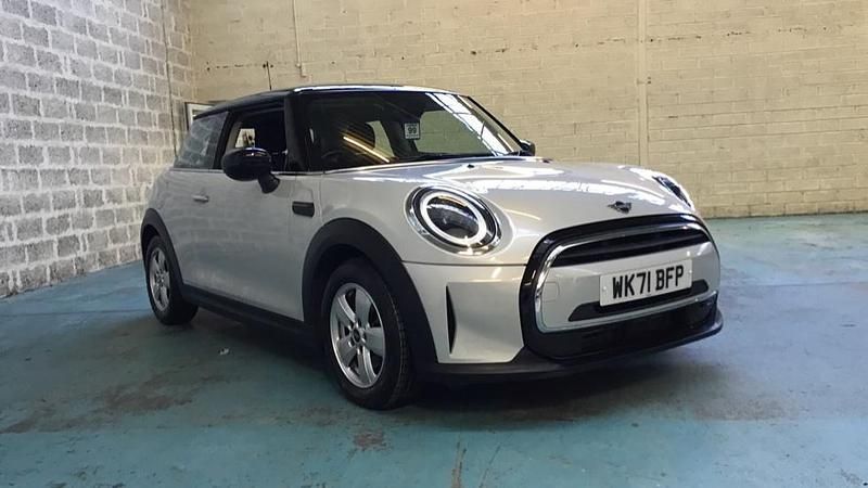 Silver Used 2021 Mini Cooper Classic Hatchback | £13,950 (Fair price) - Image 1/4