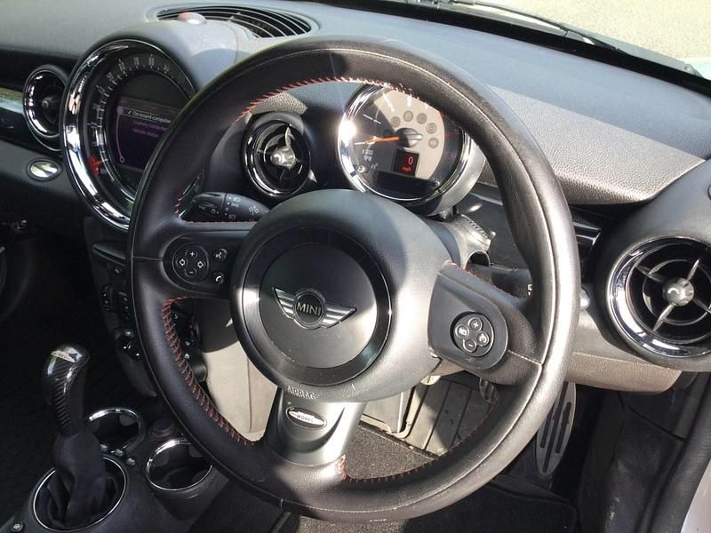 Usado Mini Cooper S Coupé 2015 Prateado Coupé