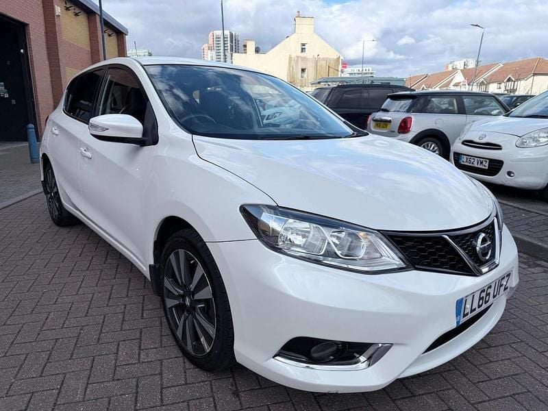 Used Nissan Pulsar N-Connecta 115 HP (84 kW) 2016 White Hatchback