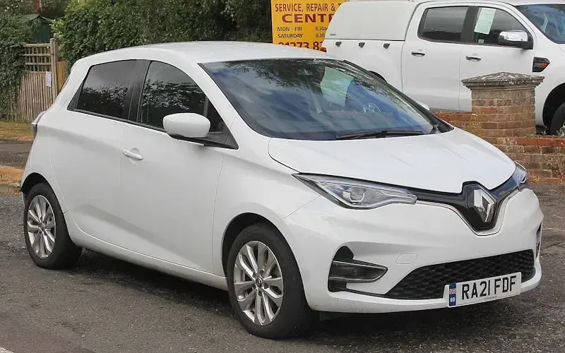 Used Renault Zoe Business 80 kW (109 HP) 2021 White Hatchback