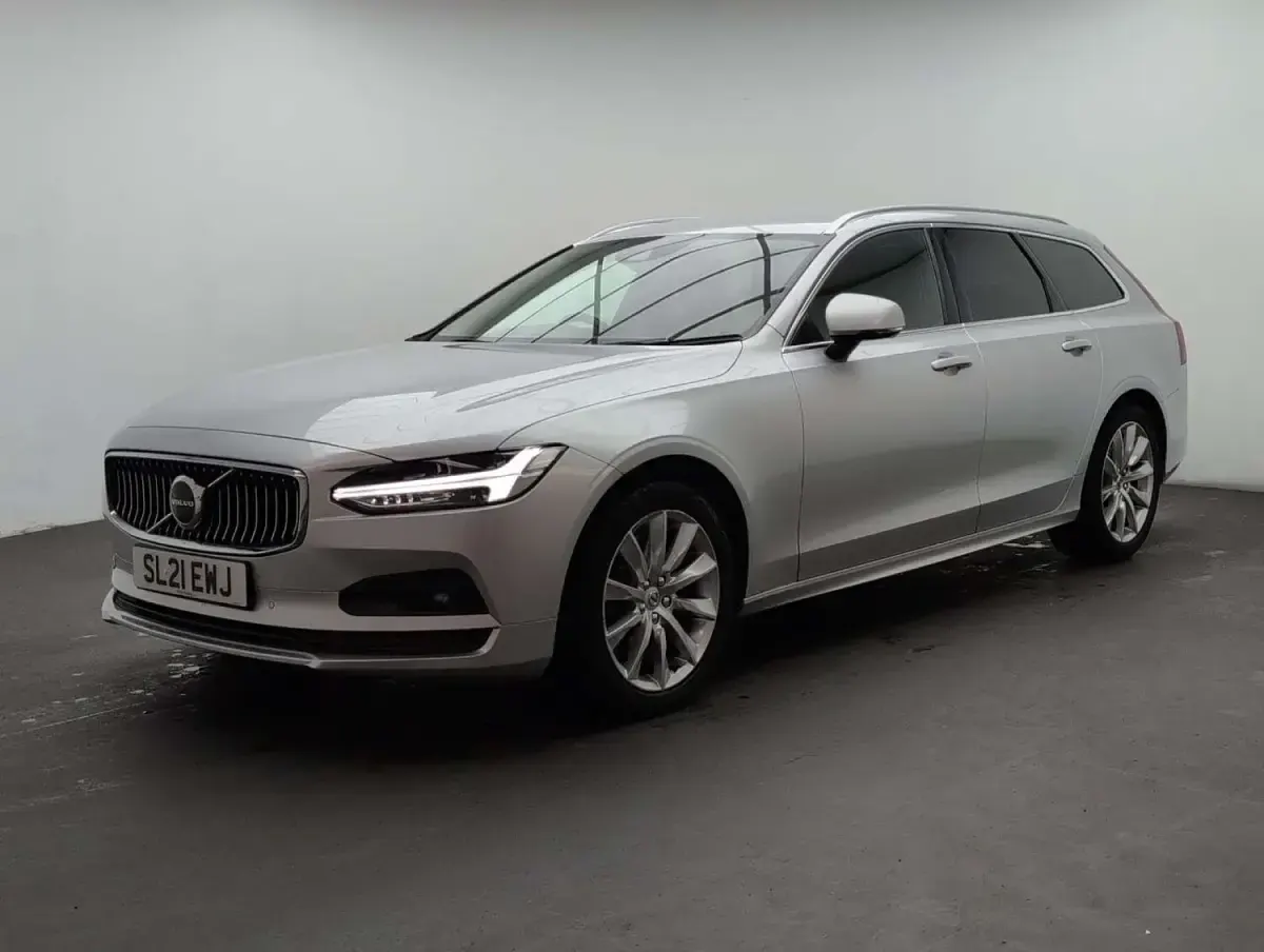 Used Volvo V90 Momentum 194 HP (142 kW) 2021 Silver Estate