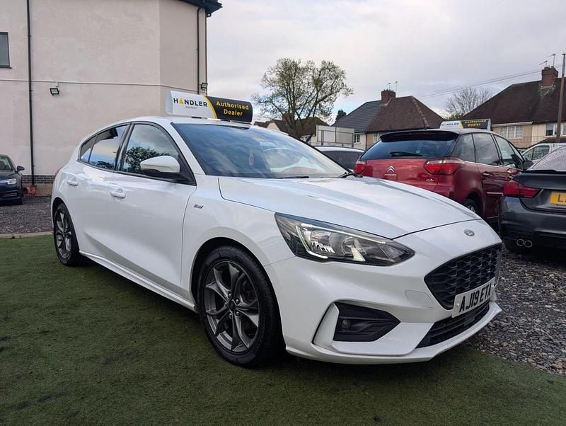 Used Ford Focus ST-Line 2019 White Hatchback