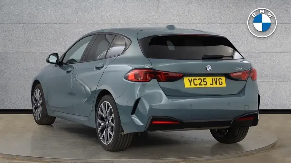 Used BMW 120 Sport Line 168 HP (123 kW) 2025 Green Hatchback