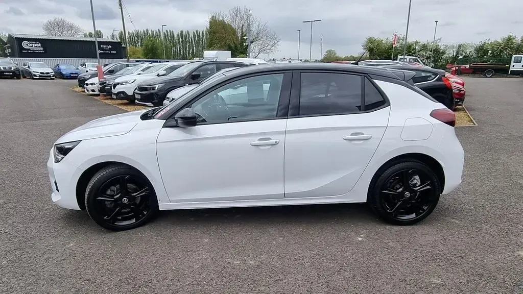 Used Vauxhall Corsa 100 HP (73 kW) 2023 White Hatchback