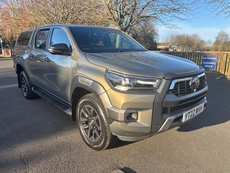 Used Toyota HiLux 201 HP (147 kW) 2022 Bronze Pickup