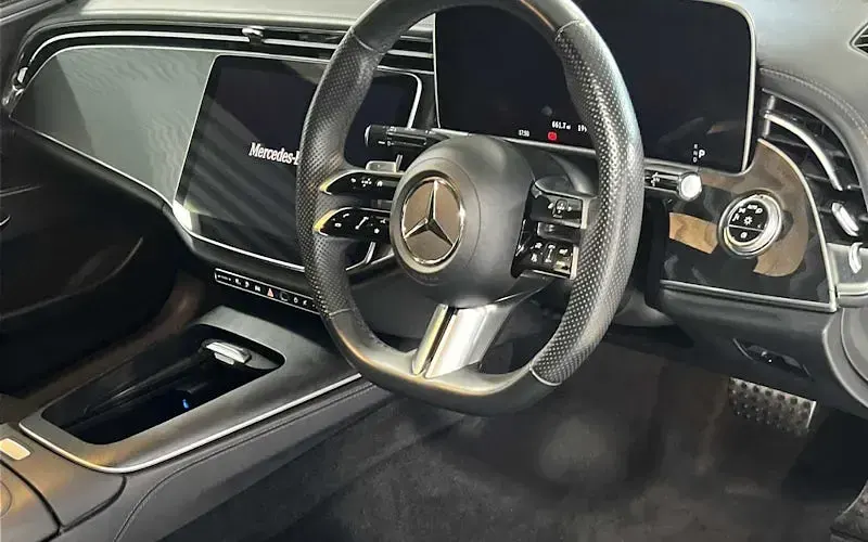 Used Mercedes E300 Urban 313 HP (230 kW) 2025 White Sedan