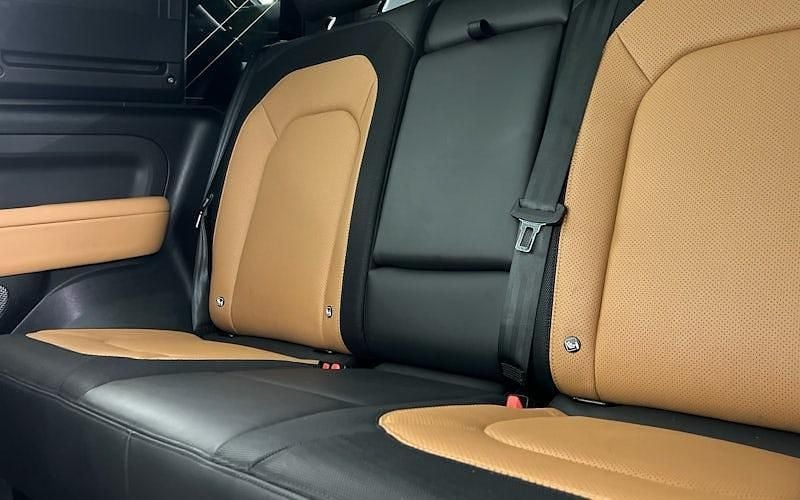 Used Land Rover Defender HSE Dynamic 249 HP (183 kW) 2025 SUV