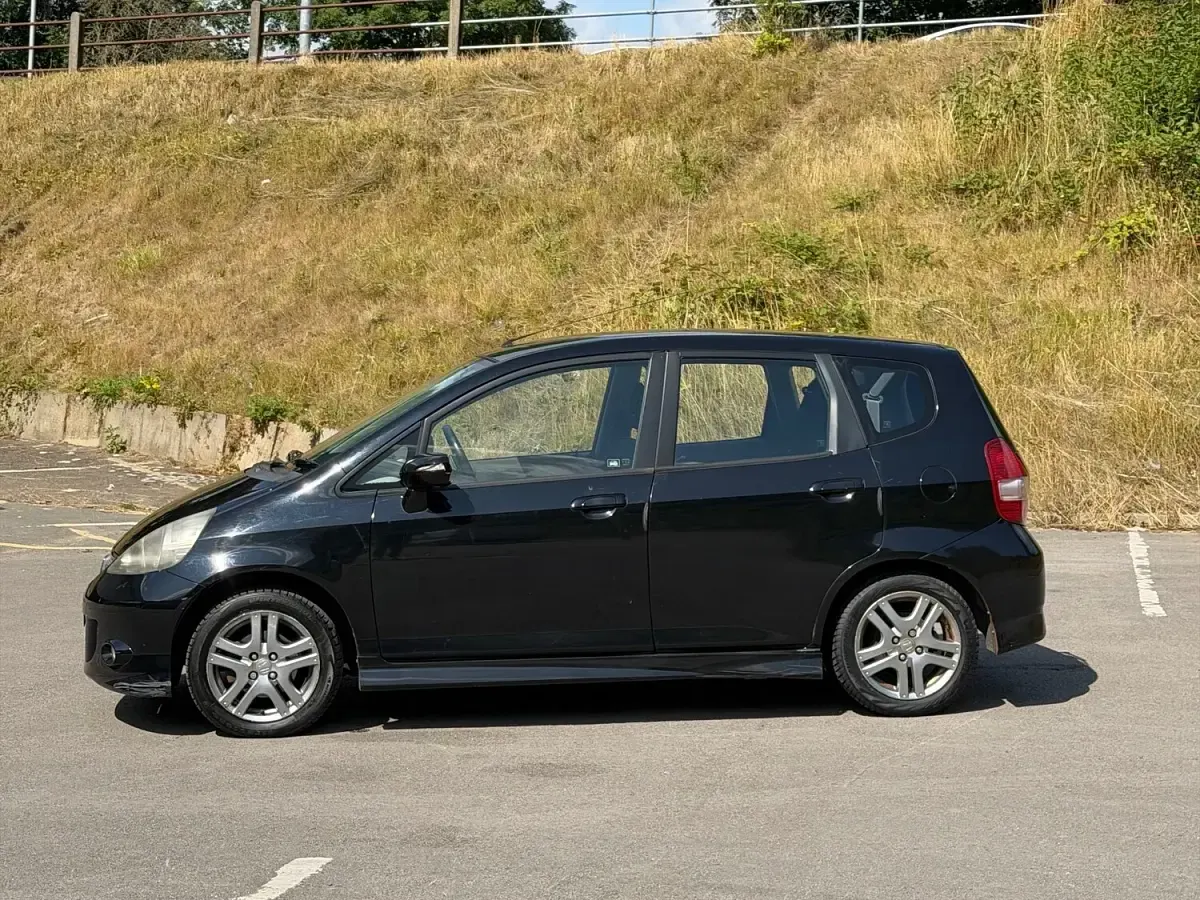 Used Honda Jazz Sport 83 HP (61 kW) 2007 Black Hatchback