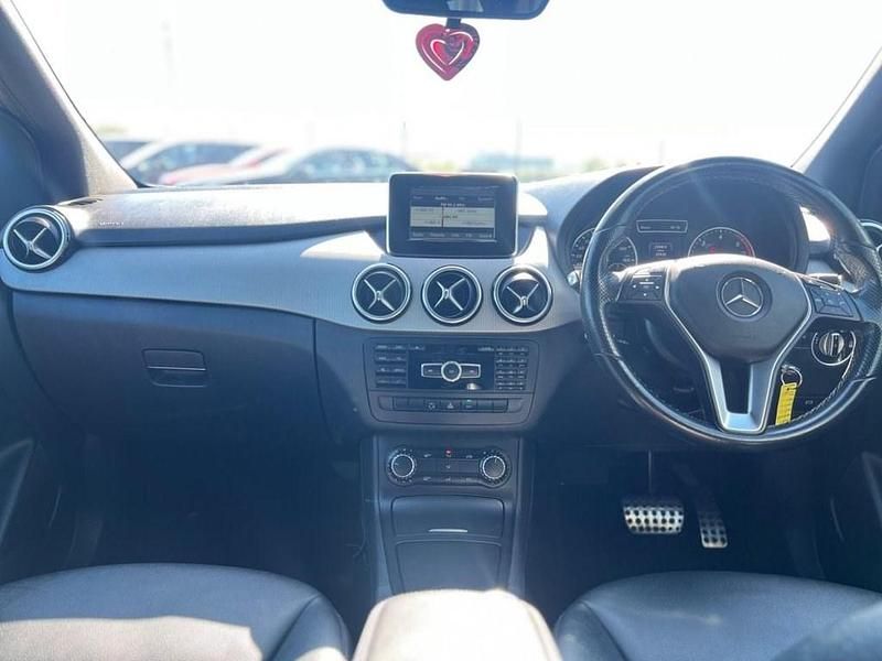 Begagnad Mercedes B180 109 HK (80 kW) 2014 Vit Minibuss
