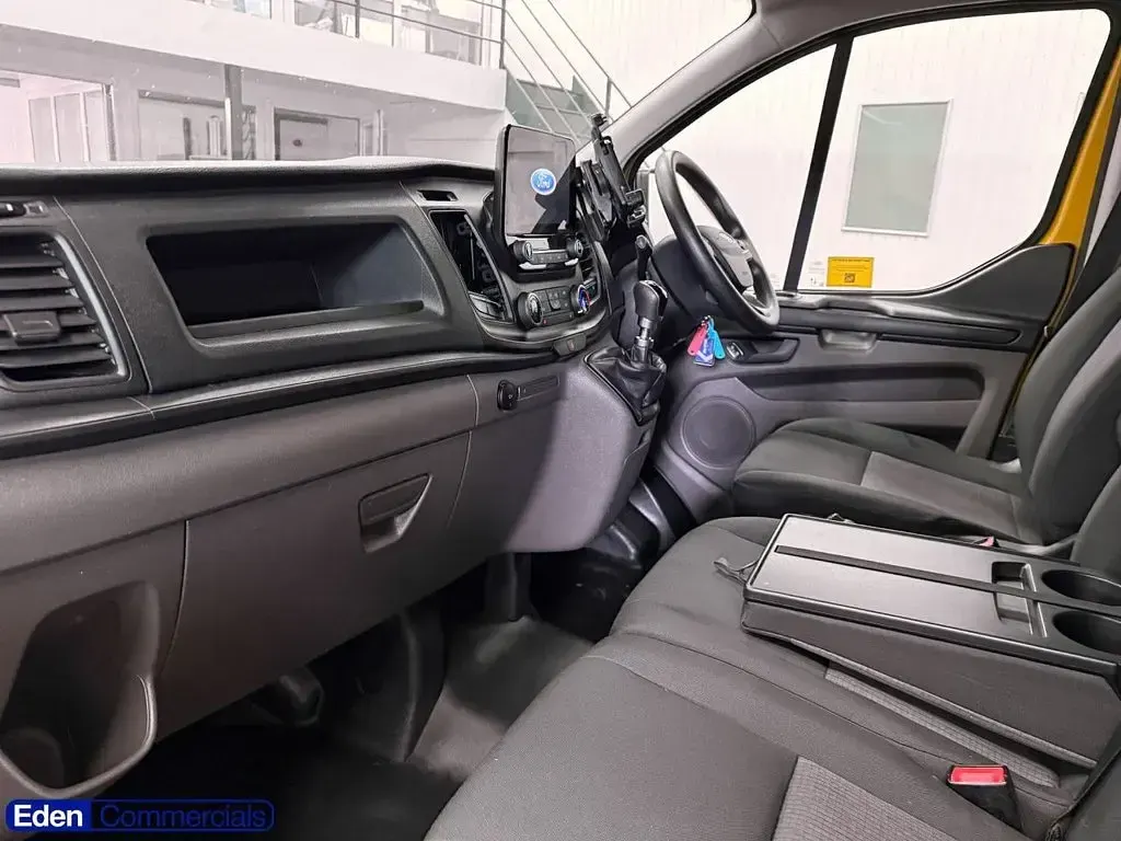 Used Ford Transit Custom 130 HP (95 kW) 2022 Yellow Van