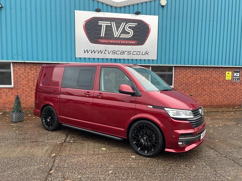 Używany VW Transporter Highline 2020 Czerwony Van