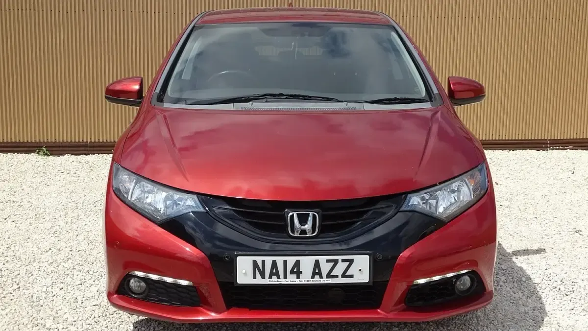 Used Honda Civic SE Plus 120 HP (88 kW) 2014 Red Hatchback