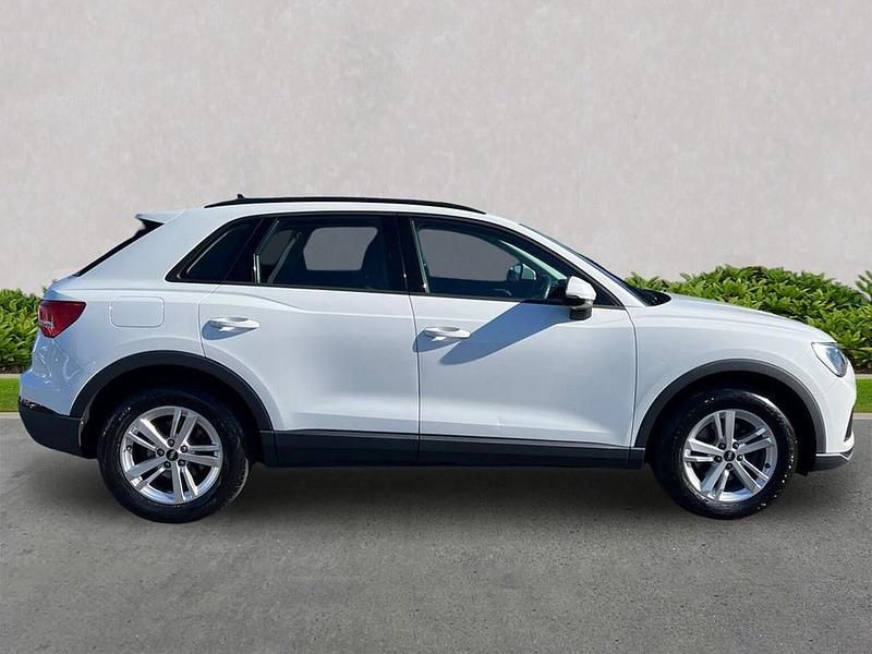 Used Audi Q3 Design 150 HP (110 kW) 2023 White SUV