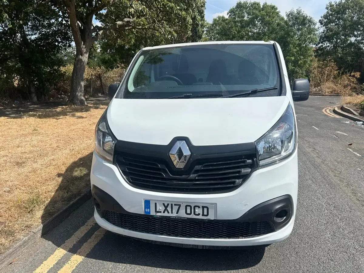 Used Renault Trafic Business 2017 White MPV