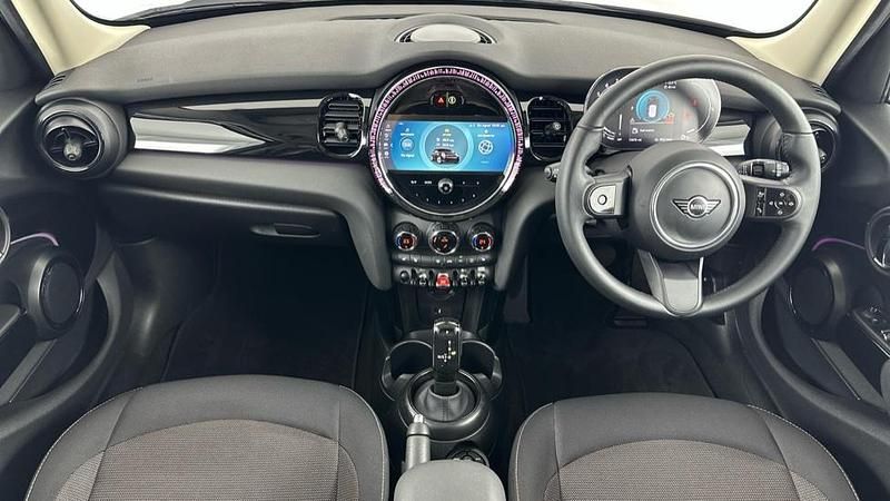 Used Mini Cooper Classic 134 HP (98 kW) 2024 Silver Hatchback