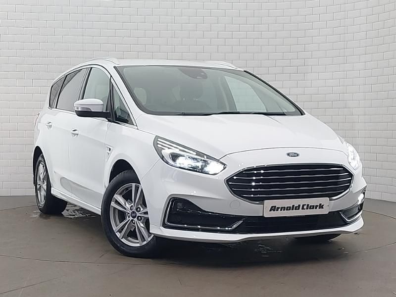 Used Ford S-MAX Titanium 190 HP (139 kW) 2022 White MPV