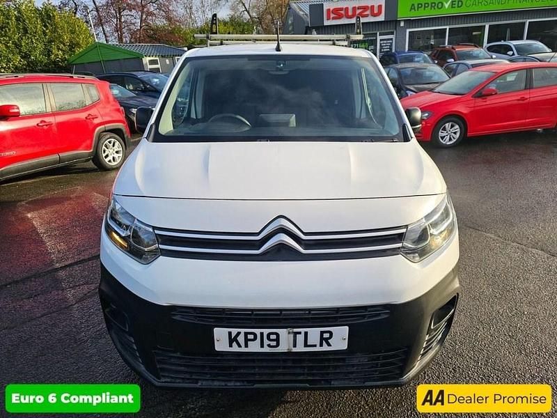 Used Citroën Berlingo PureTech 108 HP (79 kW) 2019 White MPV