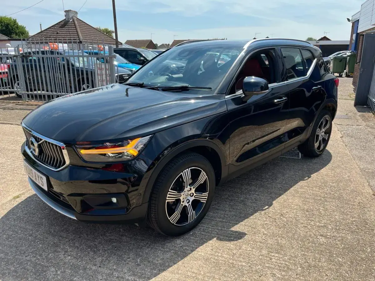 Used Volvo XC40 Inscription 163 HP (119 kW) 2019 Black SUV