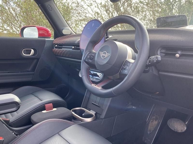 Used Mini Cooper Sport 154 HP (113 kW) 2024 Midnight black Hatchback