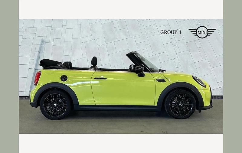 Used Mini Cooper S Cabriolet Exclusive 178 HP (130 kW) 2021 Yellow Cabriolet